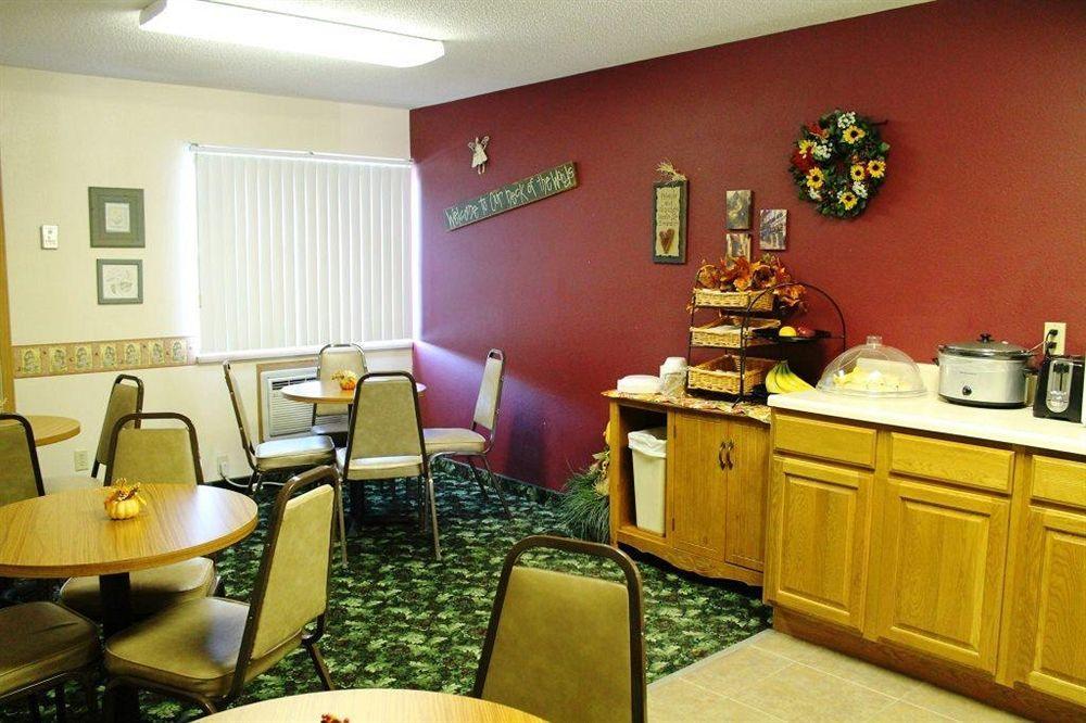Boarders Inn & Suites By Cobblestone Hotels - Broken Bow Exterior photo