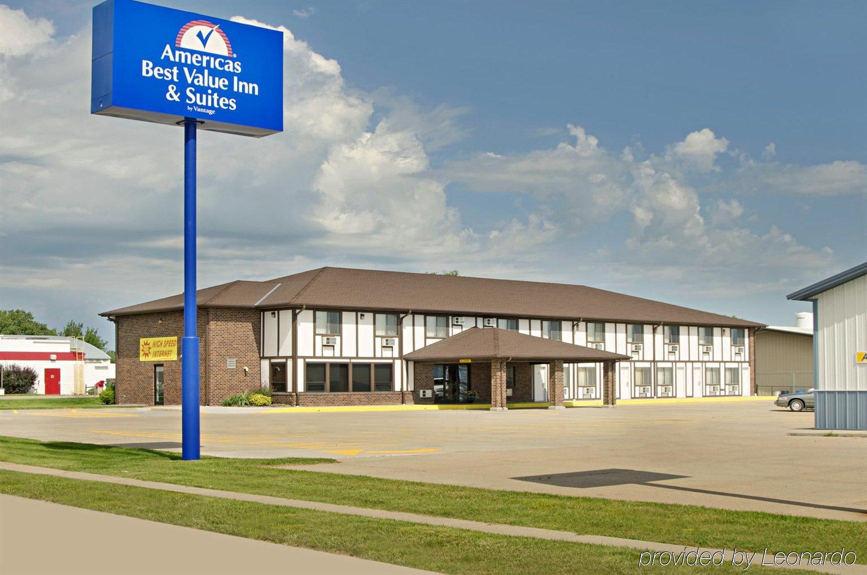 Boarders Inn & Suites By Cobblestone Hotels - Broken Bow Exterior photo