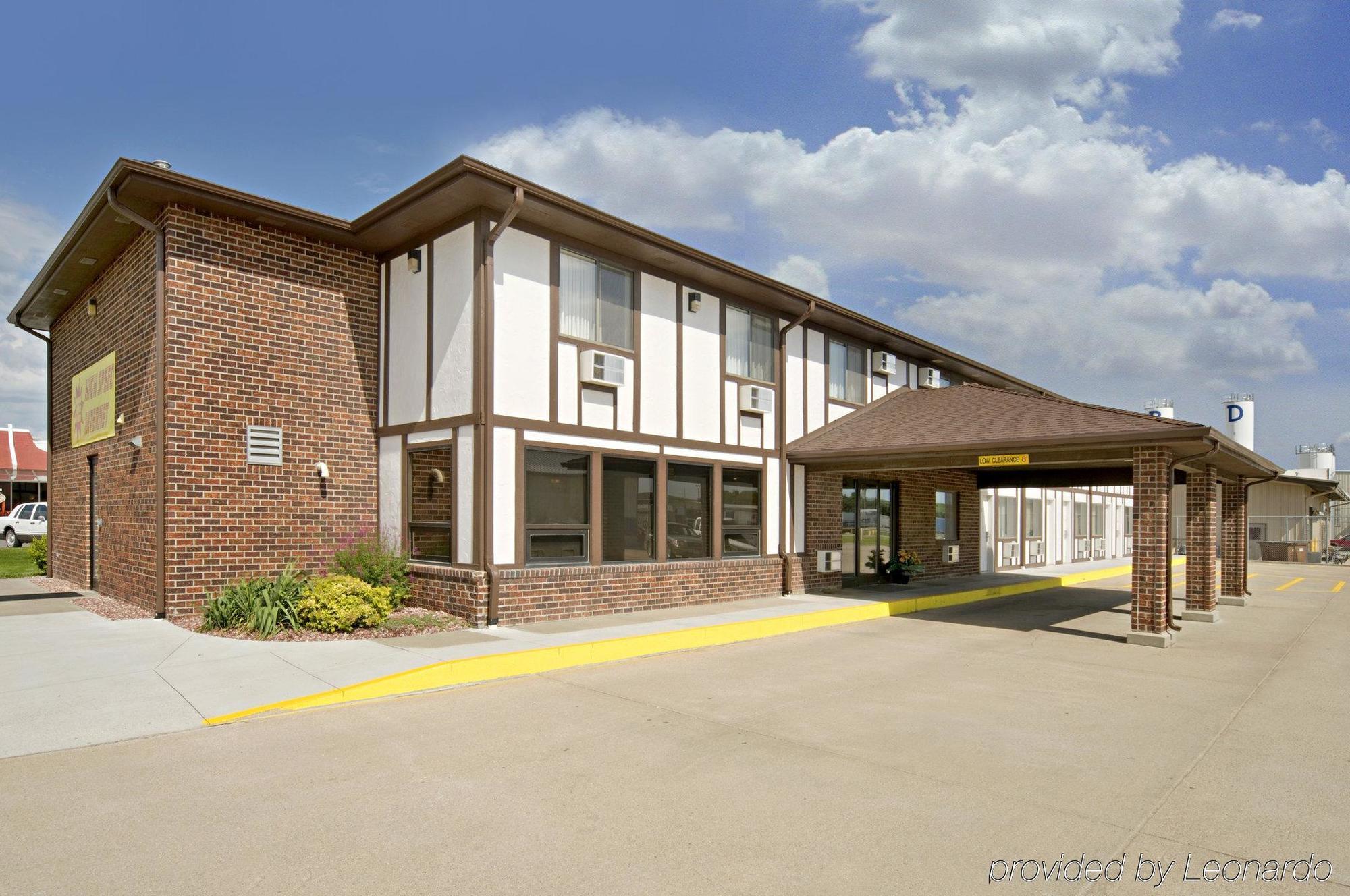 Boarders Inn & Suites By Cobblestone Hotels - Broken Bow Exterior photo